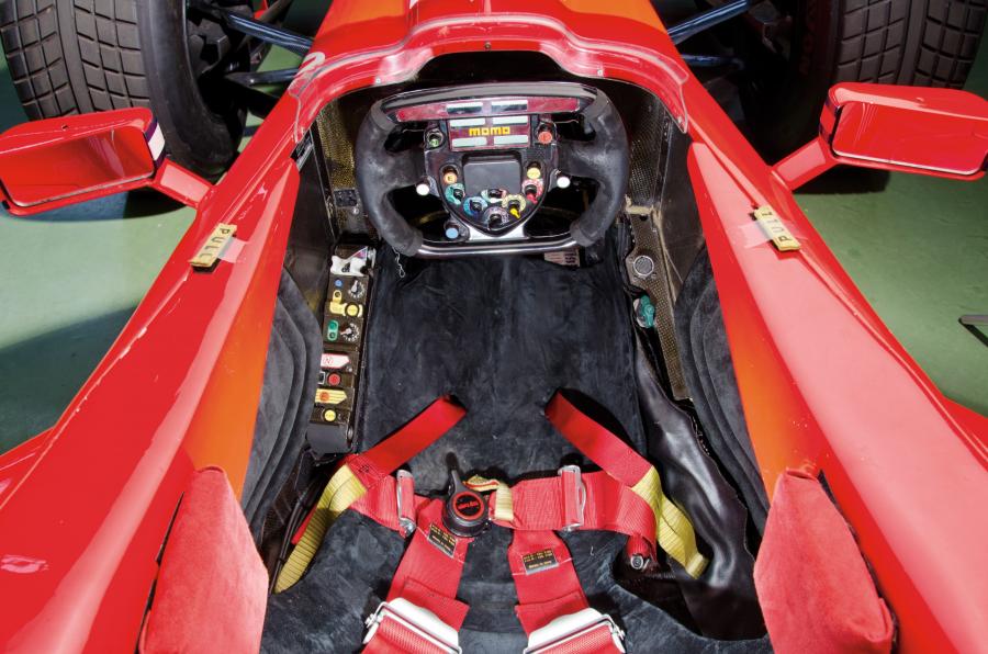  Ferrari F300 Formula One Racing Car 1998 года  (фото 20 из 23)